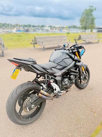 SUZUKI GSR - 2016 - 12.000km ZWART FORGED CARBON & MIVV beschikbaar voor biedingen