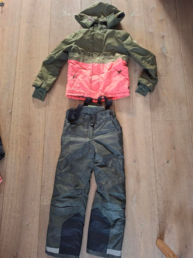 Ski-jas en broek maat 134-140, Gebruikt, 100 tot 140 cm, Kleding, Ophalen