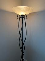 Klassieke staande smeedijzeren Lamp met glazen kap, Ophalen, Gebruikt, Glas, 150 tot 200 cm