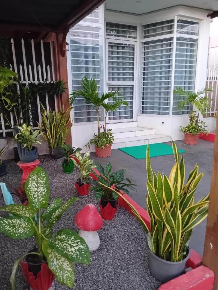 Gemeubileerde studio te huur in Uitvlugt, Paramaribo, Huizen en Kamers, Huizen te huur, Studio, Direct bij eigenaar, B
