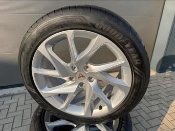 Originele 18 inch cupra Formentor velgen zilver zomerbanden beschikbaar voor biedingen