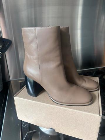 Michael Kors Laarzen Taupe - Maat 8.5 (39) beschikbaar voor biedingen