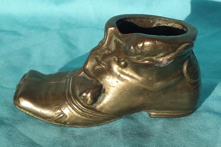 19 de EEUWSE KOPEREN SCHOEN MET MUIZEN ANTIEK ZELDZAAM, Antiek en Kunst, Curiosa en Brocante, Verzenden