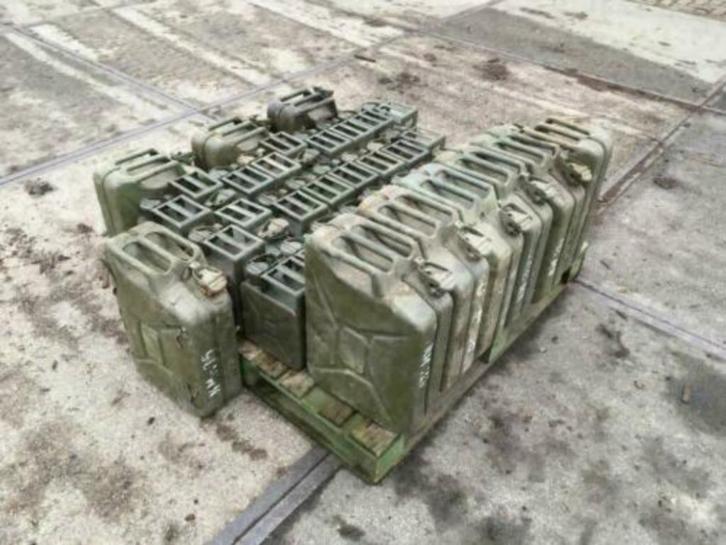 Leger jerrycans 20l , zeer oud , militair voor decoratie e.d, Verzamelen, Militaria | Algemeen, Overige soorten, Ophalen of Verzenden
