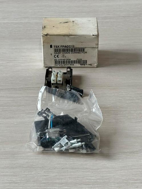 Schneider TSX FPACC12 Daisy Chain Connector, Hobby en Vrije tijd, Elektronica-componenten, Nieuw, Ophalen of Verzenden