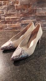 Marco Tozzi pumps, Ophalen of Verzenden, Zo goed als nieuw
