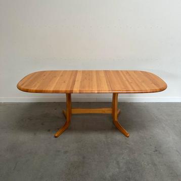 Uitschuifbare eetkamertafel vintage deens design beschikbaar voor biedingen