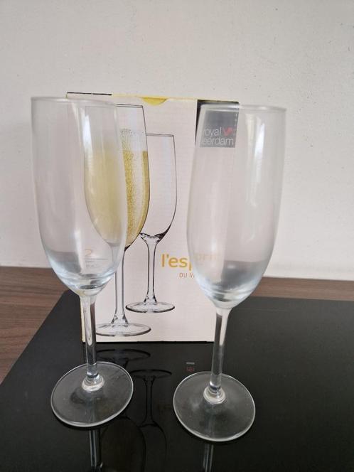 NIEUW Royal Leerdam 2 champagneglazen, Huis en Inrichting, Keuken | Servies, Nieuw, Glas of Glazen, Overige stijlen, Glas, Ophalen