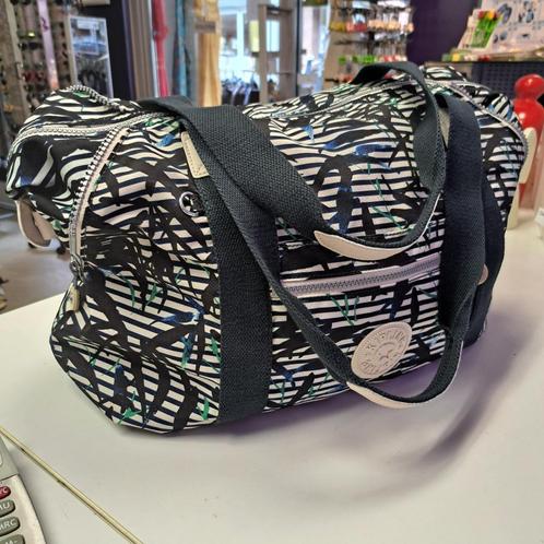 Kipling schoudertas met tropische print – grote maat 48664, Sieraden, Tassen en Uiterlijk, Tassen | Schoudertassen, Zo goed als nieuw