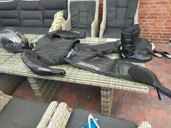 Compleet nieuw motor pak met helm en laarzen, Motoren, Kleding | Motorkleding, Combipak, Heren, Nieuw zonder kaartje, Ophalen of Verzenden