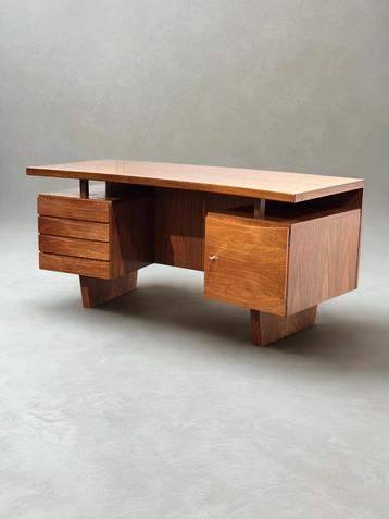 Zeldzaam Midcentury Vintage Executive Desk beschikbaar voor biedingen