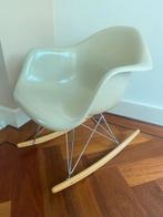 Eames RAR Fibreglass schommelstoel Vitra, Huis en Inrichting, Stoelen, Ophalen, Zo goed als nieuw