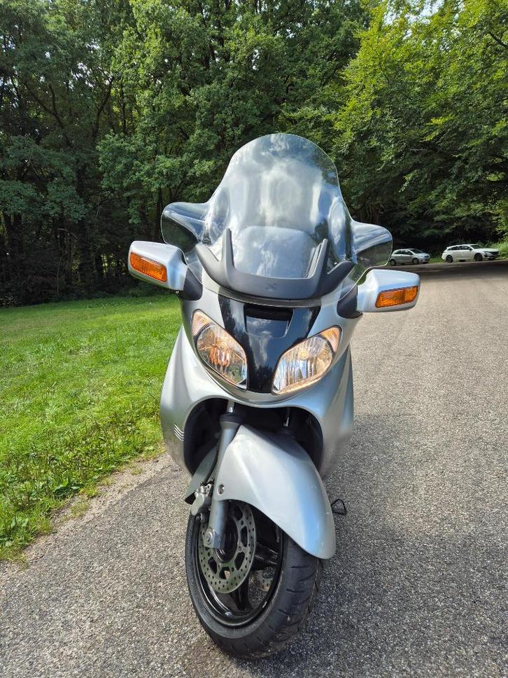 Suzuki AN650 Burgman - 2e eigenaar! nieuwe band & remmenset, Motoren, Motoren | Suzuki, Particulier, Scooter, meer dan 35 kW, 2 cilinders