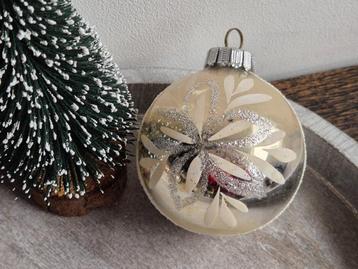 Vintage kerstbal bloem zilver 517 beschikbaar voor biedingen