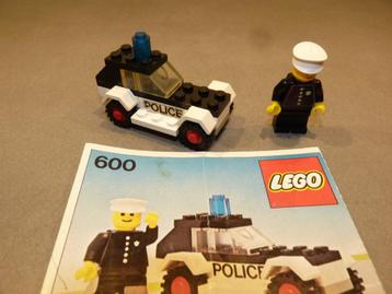 Lego 600 politiewagen en 625 Tractor beschikbaar voor biedingen