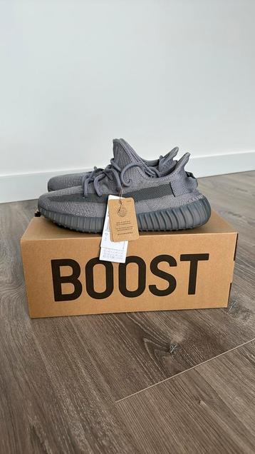 Yeezy 350 v2 Steel Grey beschikbaar voor biedingen