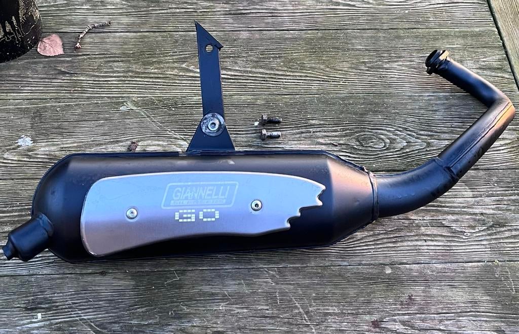 Gianelli GO 2-takt uitlaat, Fietsen en Brommers, Brommeronderdelen | Scooters, Zo goed als nieuw, Peugeot, Uitlaat, Ophalen