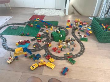 Heel veel duplo mét echt rijdende trein! beschikbaar voor biedingen