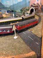 Modeltrein met tafel en accessoires, Hobby en Vrije tijd, Modeltreinen | H0, Overige merken, Gelijkstroom of Wisselstroom, Ophalen of Verzenden