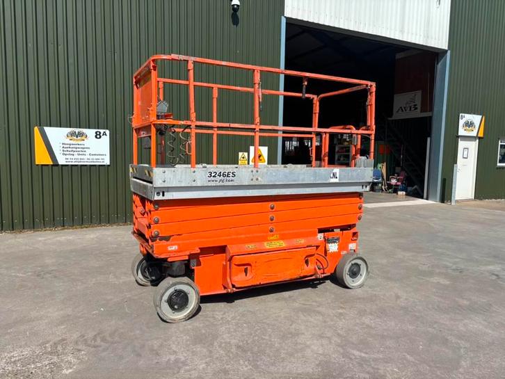 JLG 3246es schaarhoogwerker 11,68 meter (bj 2010), Zakelijke goederen, Machines en Bouw | Liften, Steigers en Ladders