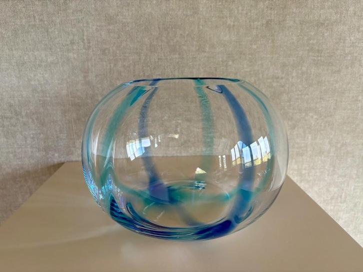 kristallen vaas met blauw en turkoois, Huis en Inrichting, Woonaccessoires | Vazen, Zo goed als nieuw, Overige kleuren, Minder dan 50 cm
