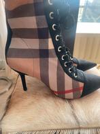 Mooie nieuwe Burberry boots, Kleding | Dames, Schoenen, Nieuw, Ophalen of Verzenden