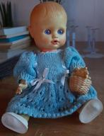 Vintage meisjespop met blauwe ogen, Ophalen of Verzenden, Gebruikt, Pop