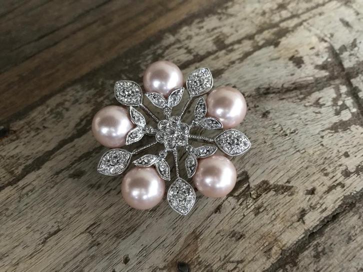 Vintage verzilverde broche met roze parels strass steentjes, Antiek en Kunst, Curiosa en Brocante, Ophalen of Verzenden