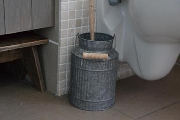 WC-Borstelhouder -Melkbus- landelijk nostalgisch beschikbaar voor biedingen