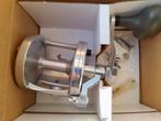 AVET MXL 6/4 2 SPEED REEL MET LEVEL DRAG MADE IN THE USA, Ophalen of Verzenden, Zo goed als nieuw, Molen