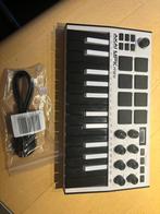 Akai Professional MPK mini + midi kabel, Muziek en Instrumenten, Midi-apparatuur, Ophalen, Zo goed als nieuw