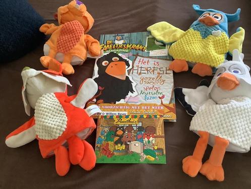 Fabeltjes krant pakket. 4 handpoppen, boek, ansichtkaart., Verzamelen, Overige Verzamelen, Zo goed als nieuw, Ophalen of Verzenden
