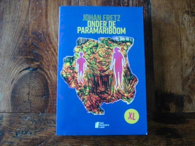 Boekenweek.(1380) onder de paramariboom, XL, grootletter, Boeken, Boekenweekgeschenken, Zo goed als nieuw, Ophalen of Verzenden