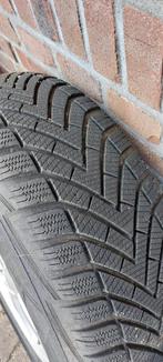 Te koop: Set Volvo XC70 winterbanden, Auto-onderdelen, Banden en Velgen, Ophalen, 215 mm, 16 inch, Banden en Velgen