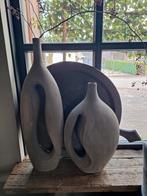 2x grote stenen vazen sober en sleets  aura Peeperkorn, Ophalen of Verzenden, Zo goed als nieuw