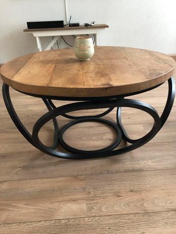 Mango massieve salon / bijzettafel beschikbaar voor biedingen