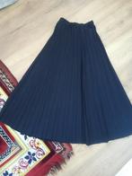 Navy blauwe plisse maxi rok (S-M), Kleding | Dames, Rokken, Ilmek, Zo goed als nieuw, Onder de knie, Verzenden