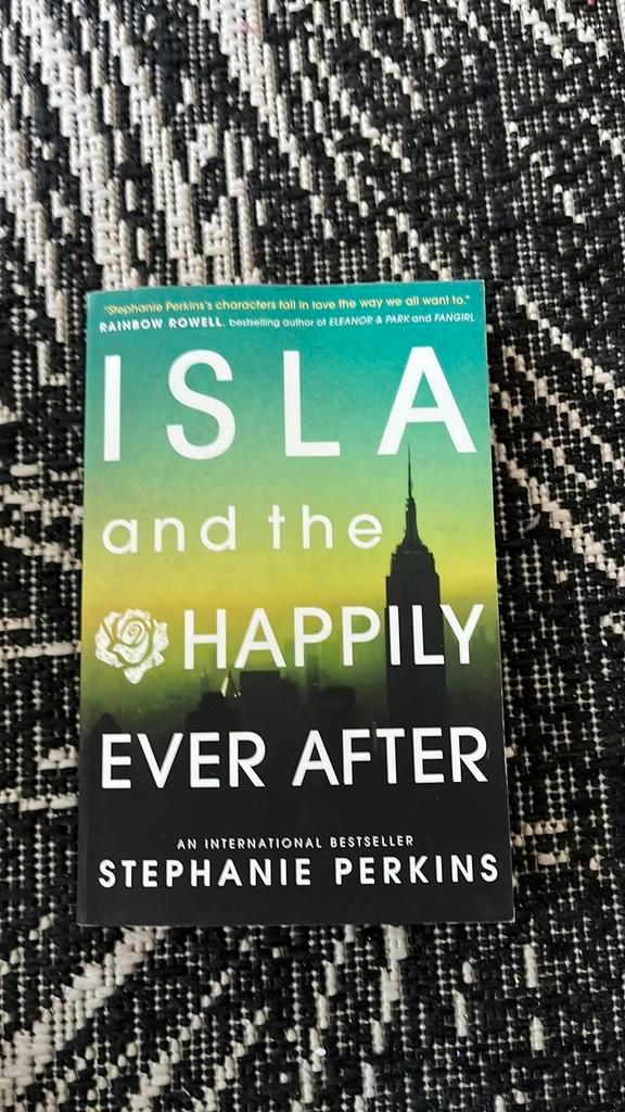 Boek Isla and the happily ever after, Boeken, Thrillers, Gelezen, Ophalen of Verzenden