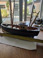 Oud houten modelbootje uit verzameling, Ophalen