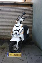 Piaggio zip 4t 50cc 2v 2018 brom, Fietsen en Brommers, Scooters | Piaggio, Zip, Ophalen of Verzenden, Zo goed als nieuw, Benzine