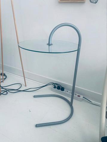 IKEA "Ry" bijzettafel beschikbaar voor biedingen