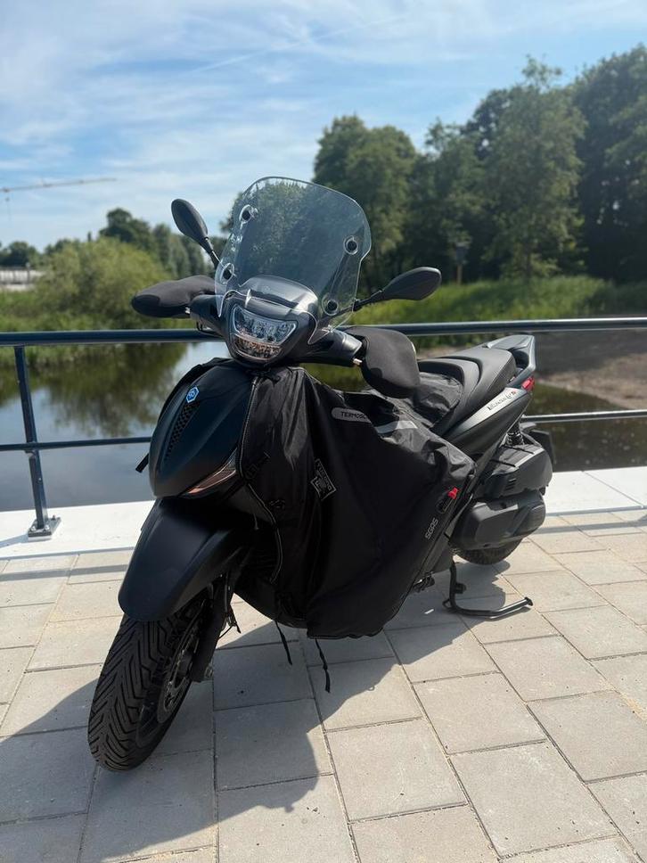 Piaggio Beverly S 400 HPE 2023 – 137xx km – Alarm Vol opties, Fietsen en Brommers, Scooters | Piaggio, Zo goed als nieuw, Overige modellen