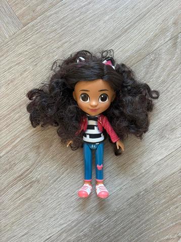 Gabby’s Dollhouse pop Gabby, 20 cm beschikbaar voor biedingen