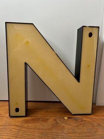 Letter “N” – 61 cm – Industrial Decor beschikbaar voor biedingen