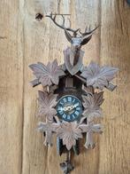 Houten koekoeksklok met hertenkop – handgesneden Zwarte Woud, Huis en Inrichting, Ophalen, Zo goed als nieuw, Wandklok