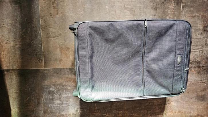 koffers van SAMSINITE, wil je er 1 of 2?, Sieraden, Tassen en Uiterlijk, Koffers, Gebruikt, Hard kunststof, 50 tot 60 cm, 35 tot 45 cm