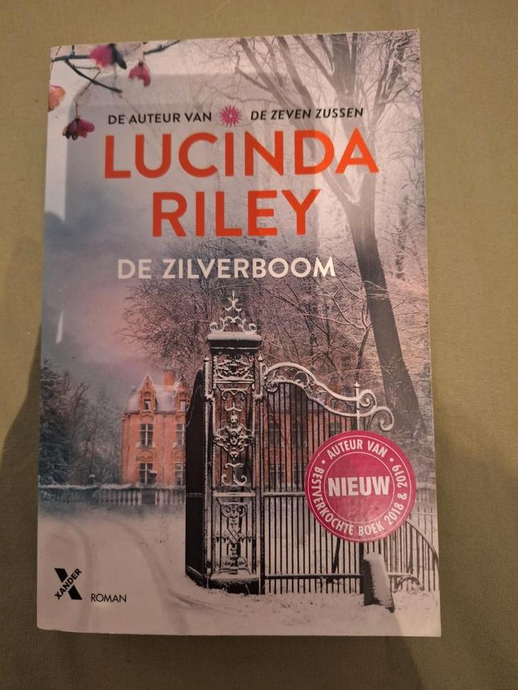 Lucinda Riley - De Zilverboom (Nieuwstaat), Boeken, Romans, Zo goed als nieuw, Nederland, Ophalen of Verzenden