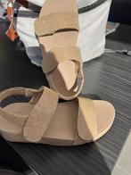 Fliptops slippers goud, Ophalen of Verzenden, Zo goed als nieuw