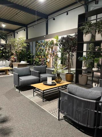 Loungeset borek 2 stoelen + bank + tafel – zomer klaar! beschikbaar voor biedingen