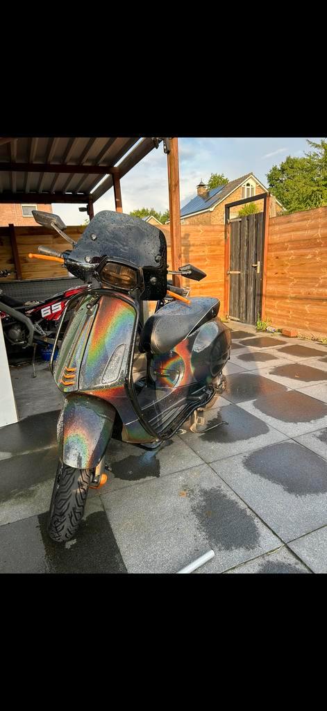 Vespa sprint 50cc psychedelic lak, Fietsen en Brommers, Scooters | Vespa, Gebruikt, Overige modellen, Maximaal 45 km/u, Benzine